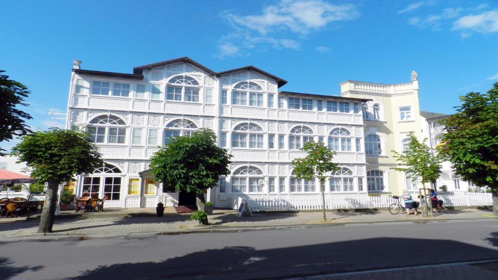 Hotel Deutsche Flagge Binz Ngoại thất bức ảnh